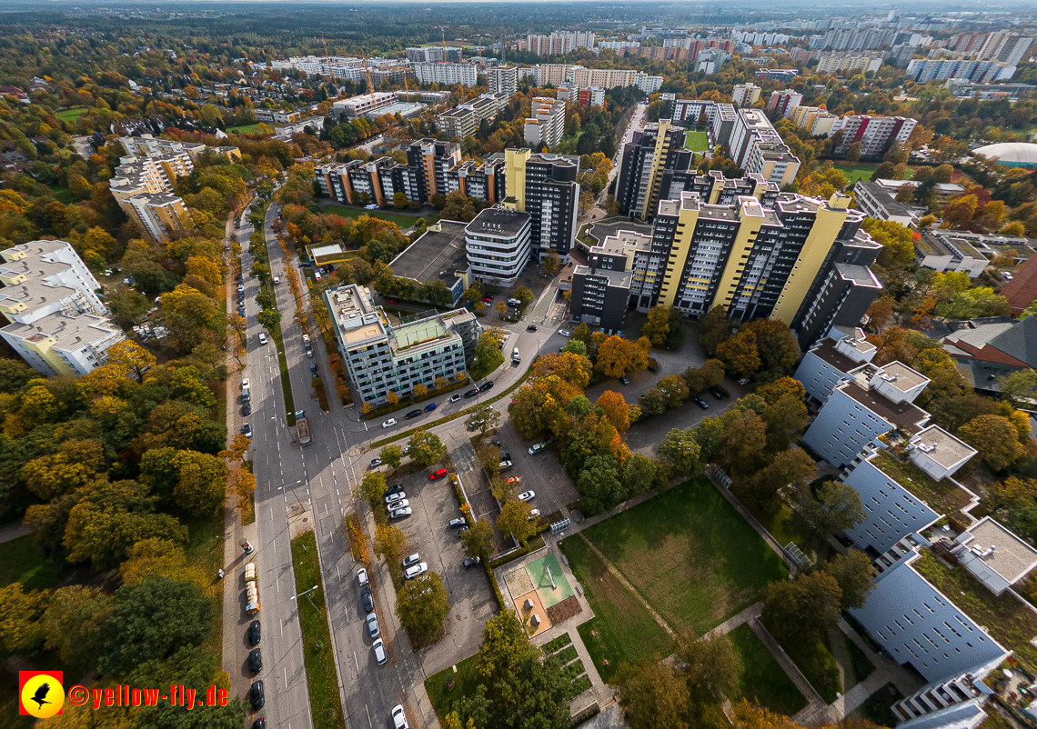 13.10.2022 - Marx-Zenrtum am Karl-Marx-Ring in Neuperlach